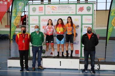 LA CICLISTA GATERA ANNA GINESTAR, TERCERA JÚNIOR D'ESPANYA EN PERSECUCIÓ EN PISTA I EN SCRATCH, A GALAPAGAR (MADRID)