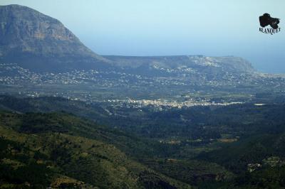 IMATGES CURIOSES: HUI ÉS SEGON DIA DE PASQUA. DES DEL COLL DE RATES MIREU COM ES VEU GATA (Foto Jaume Fornés Signes -Blanquet-)