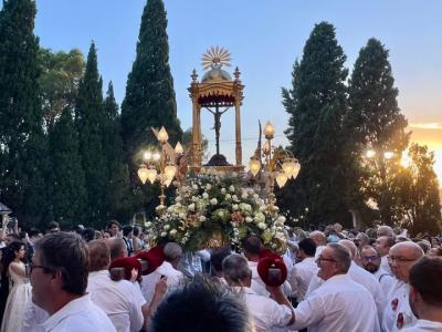 AHIR, PRIMER DIA DE FESTES DE GATA: MULTITUDINÀRIA BAIXADA DEL PATRÓ, EL CRIST DEL CALVARI
