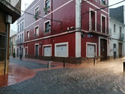 LA TORMENTA DE LA TARDOR DEIXA 64 LITRES A GATA. Als Trossets ja s'acumulen a l'any 1.035 litres. Imatges espectaculars cap al Montgó i ruixats forts (Foto portada: Vicent Signes)