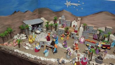 TEMPS DE BETLEMS: UN BETLEM TOT FET DE PUNT DE GANXO, ORIGINAL I PRECIÓS. Avda. La Pau, 15 (Casa Rosario Monfort Signes)