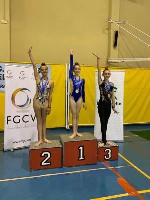 LA JOVE GIMNASTA GATERA ELIA MENGUAL FERRER, DE NOU, CAMPIONA PROVINCIAL. En categoria cadet 2009