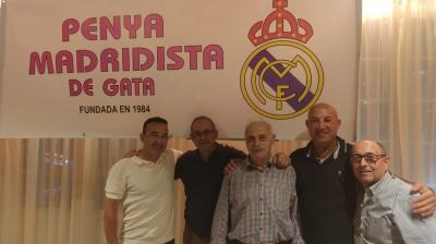 LA PENYA MADRIDISTA DE GATA FESTEJA LA SEUA XX COPA DEL REI. Va ser fundada en 1984