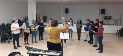 EL COR GOSPEL DE CODA ES PRESENTA HUI OFICIALMENT (Església de Gata, 18:30 hores). Foto portada: inicis del cor.