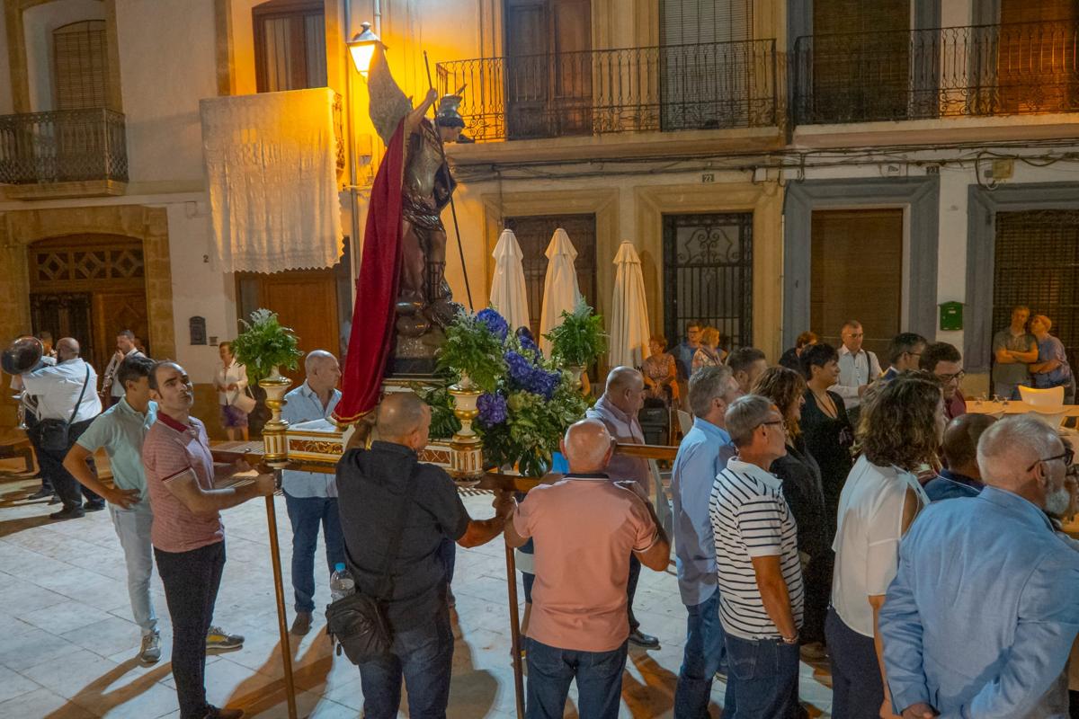 GATA CELEBRA LES FESTES A SANT MIQUEL, PATRÓ CAP D'ALTAR, DEL 28 AL 30: Sopars, baret, muixeranga, orquestra
        Mondragón, missa i processó