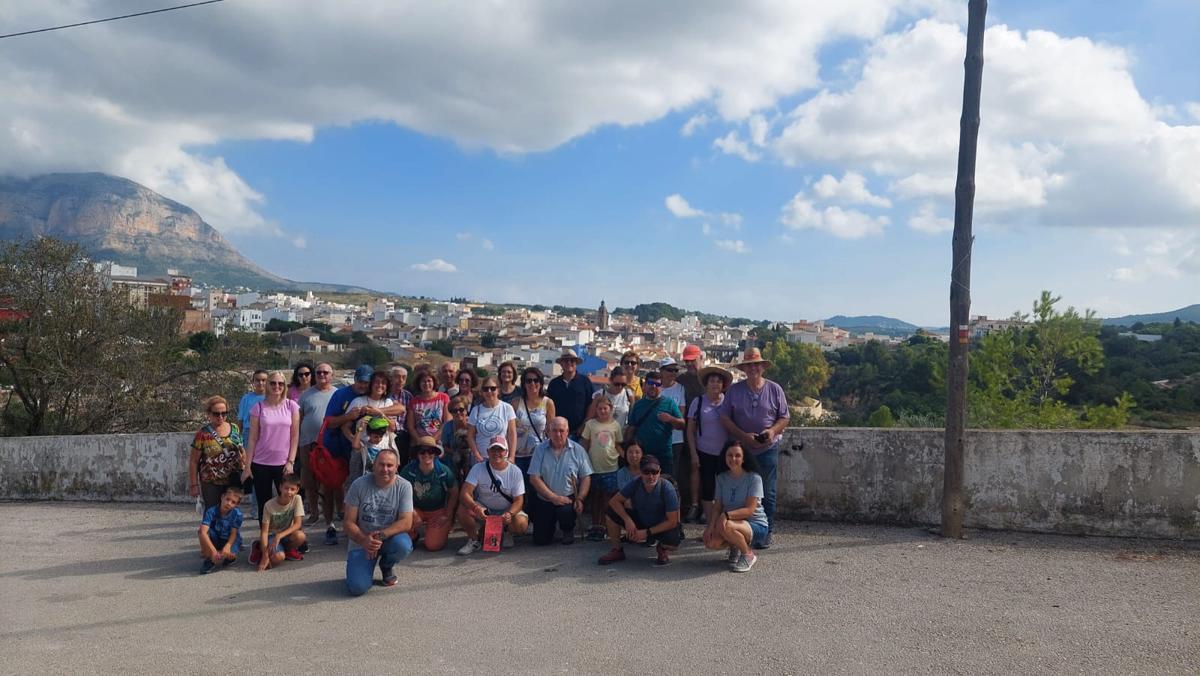 LES RUTES DE LA 18 FIRA GATA AL CARRER, TOT UN ÈXIT. Més de cinquanta persones gaudixen d'elles