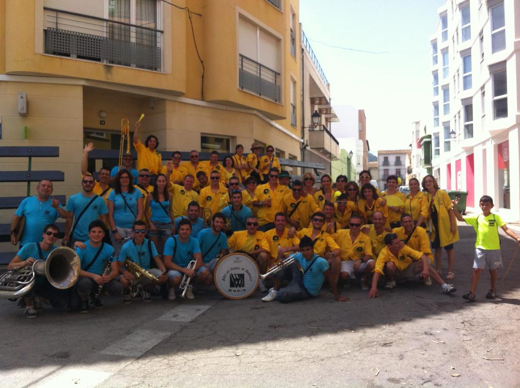 HUI CELEBREN ELS GATERS EL TRADICIONAL DIA DE LES QUINTADES. Destaquen les d'enguany (L'Anredrà i La Flama), les de fa 10 anys (Al Remolque), 20 anys (La Batzolà) i altres...