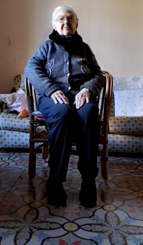 ENS HA DEIXAT L'ÚLTIMA CENTENÀRIA DE GATA. Pepita Pons tenia 102 anys i un mes. En deu dies, el poble queda sense dones de un segle