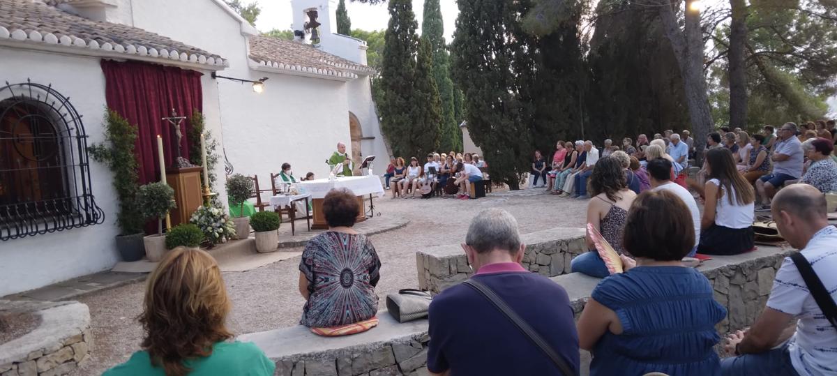 HUI COMENÇA LA NOVENA AL PATRÓ DE GATA, EL SANTÍSSIM CRIST DEL CALVARI. Predicadors, grups i actes especials. Divendres 26 serà la baixada de l'ermita al poble